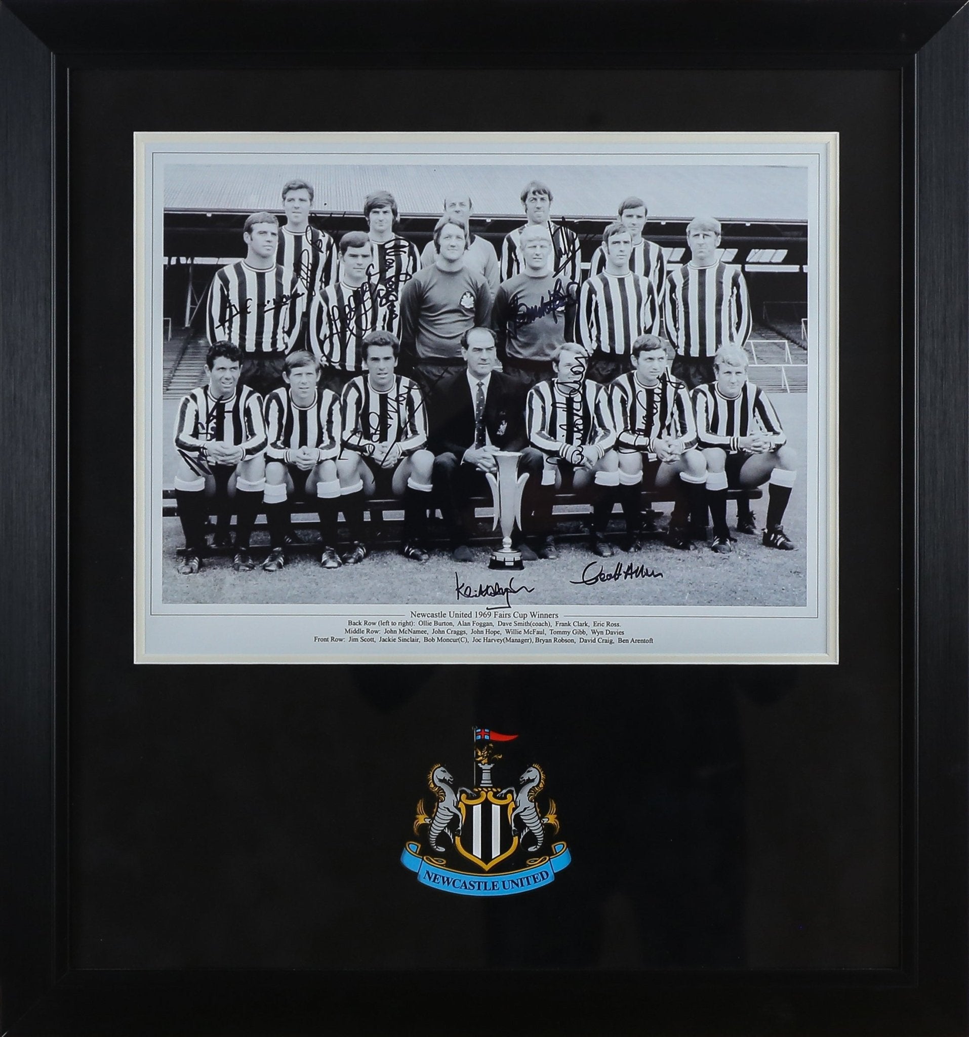 Newcastle United 1969 Fairs Cup Winners Signed 12x16 Photograph Framed Display, Signed by 12 - Memorabilia Framers Shop